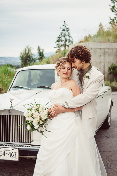 Kelowna photographer married at Summerhill Winery